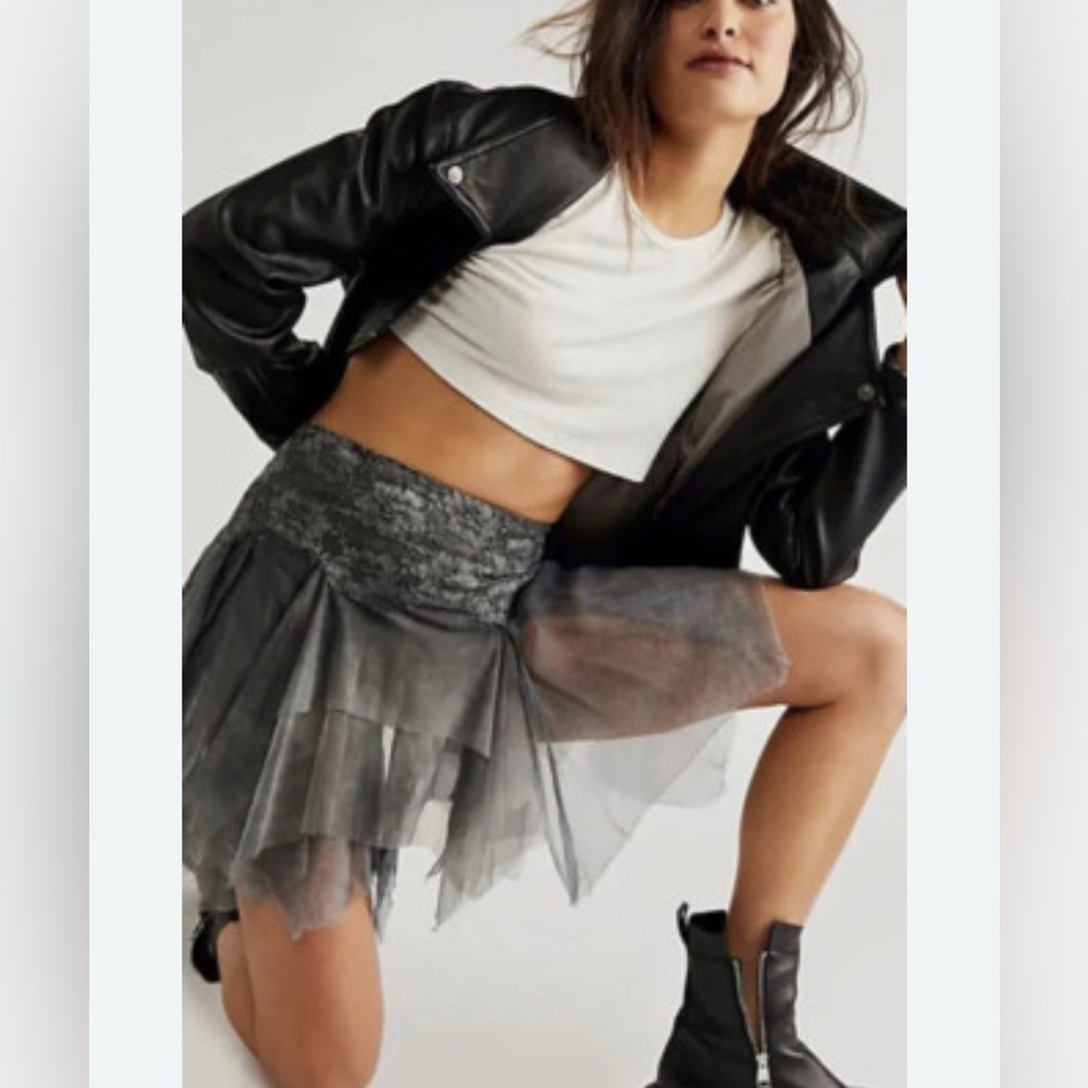 New FREE‎ PEOPLE X BRENDA KNIGHT FAIRY CHIFFON MINI SKIRT Gray Layered Size S - Picture 2 of 9
